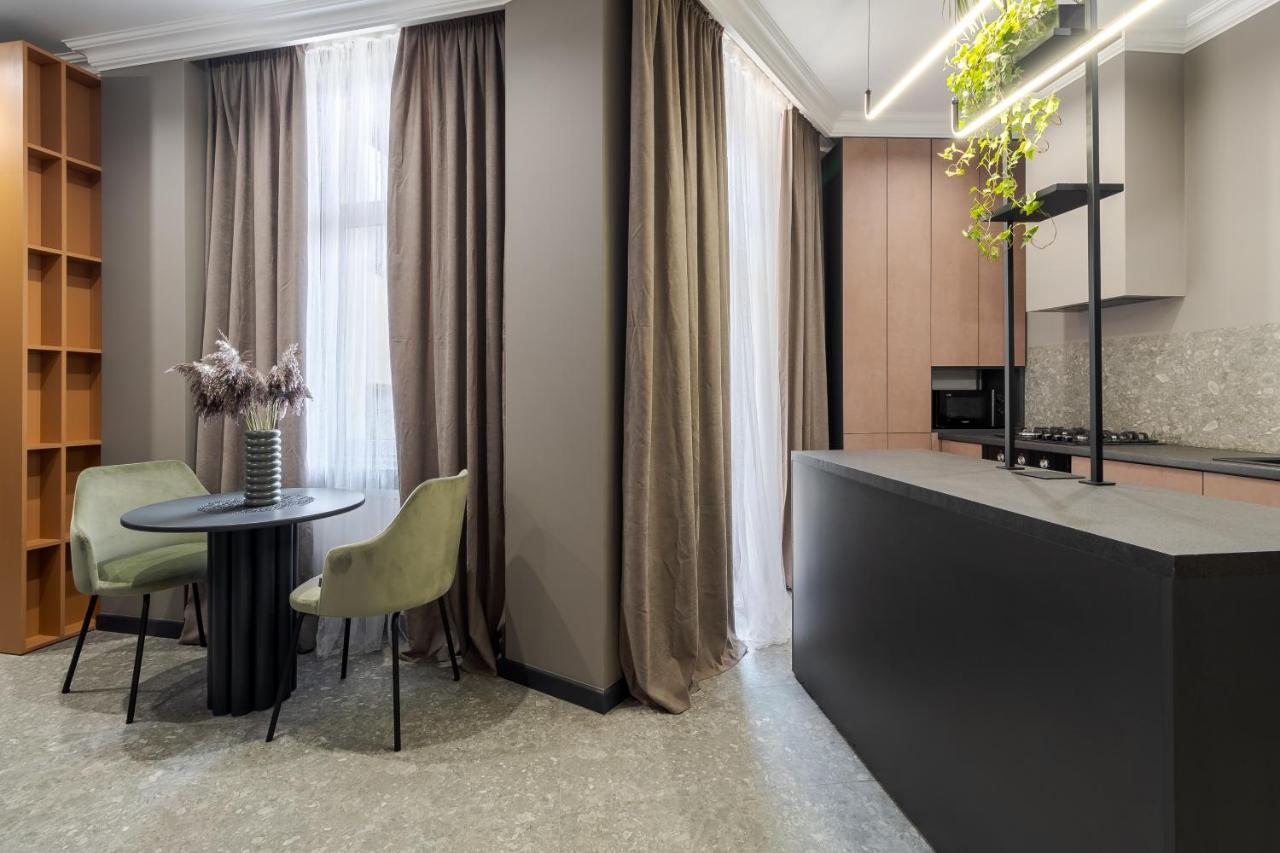 Modern Apartment リヴィウ エクステリア 写真
