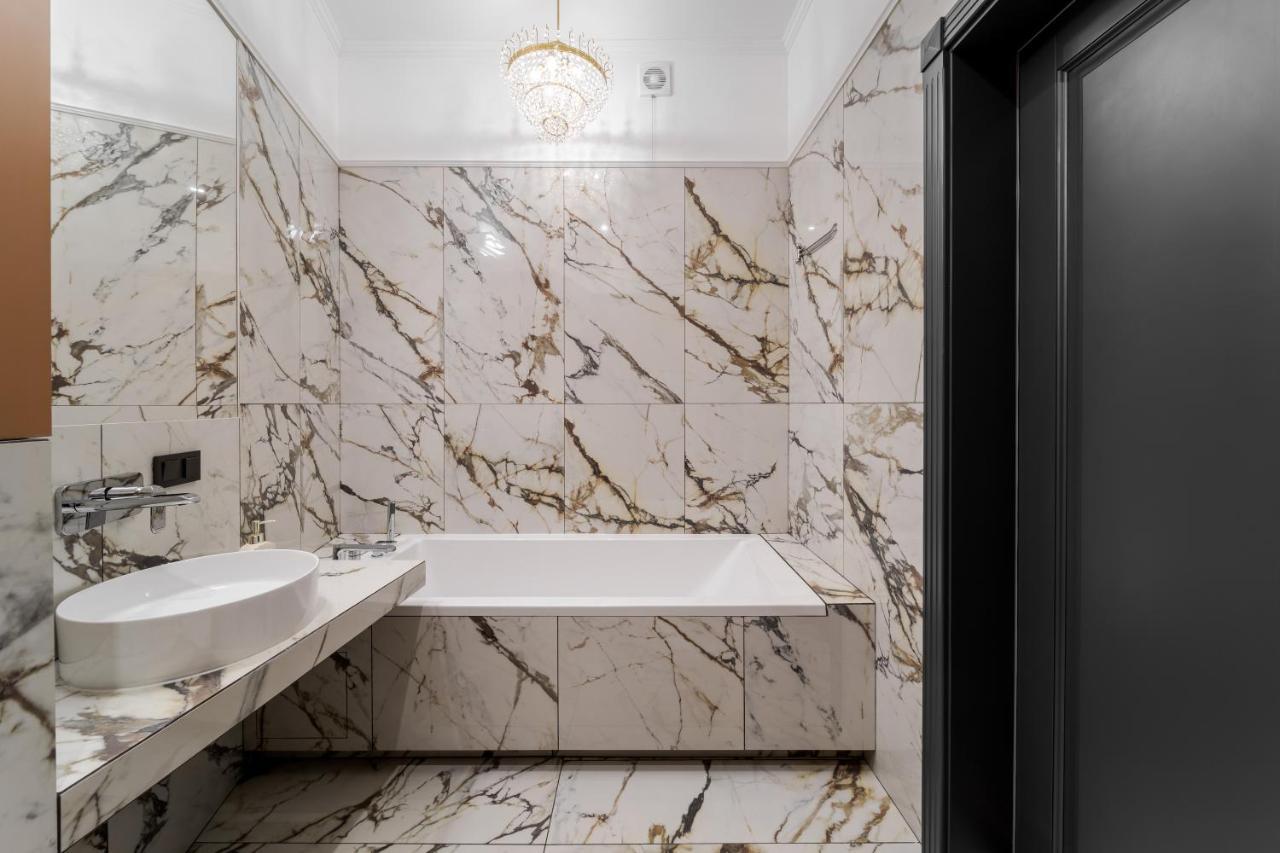 Modern Apartment リヴィウ エクステリア 写真
